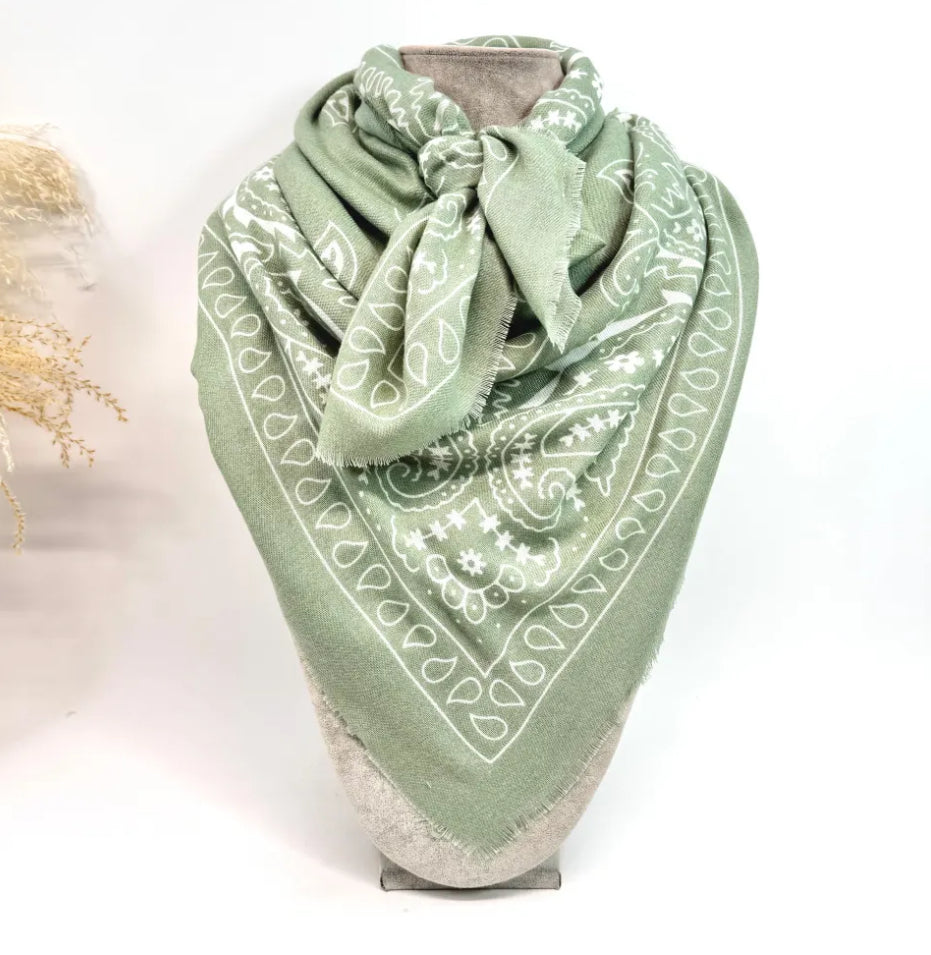 Écharpe carré imprimé BANDANA