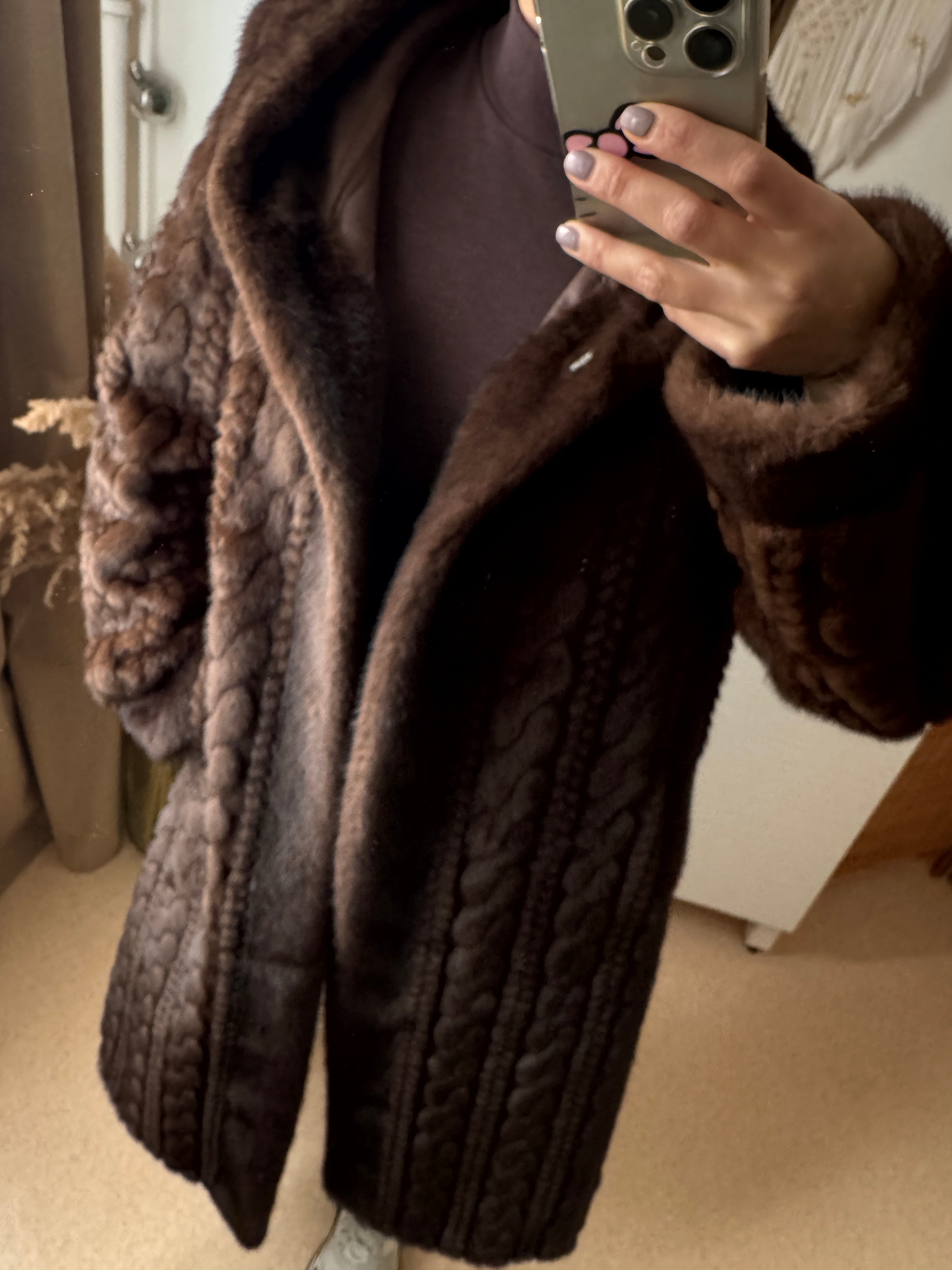 Manteau long en fausse fourrure TORSADÉ