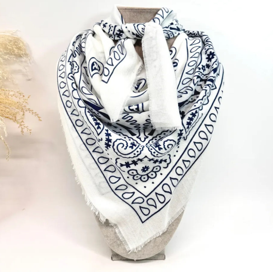 Écharpe carré imprimé BANDANA